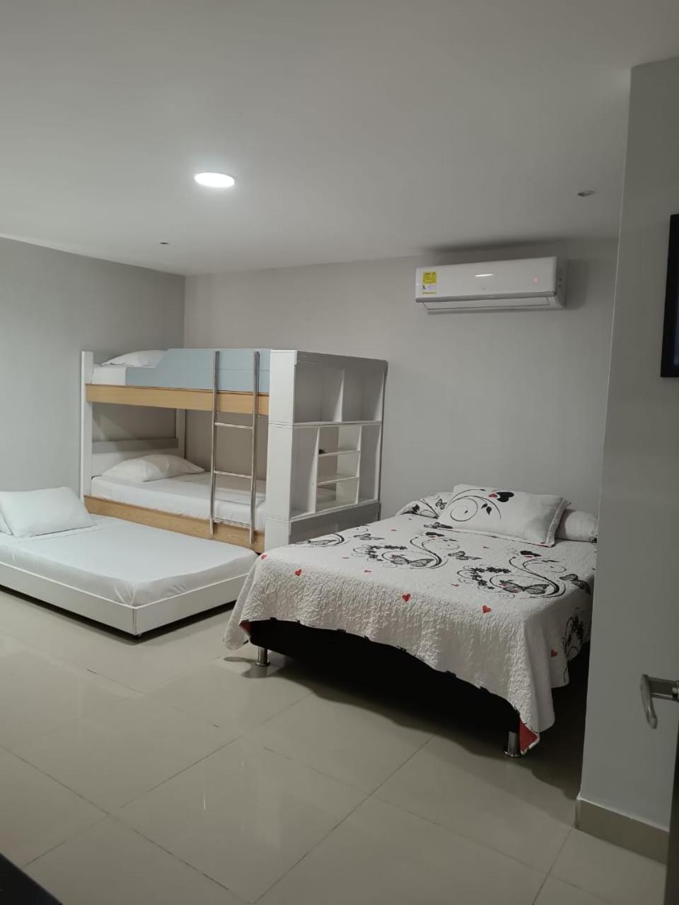 Hotel Prado 53
